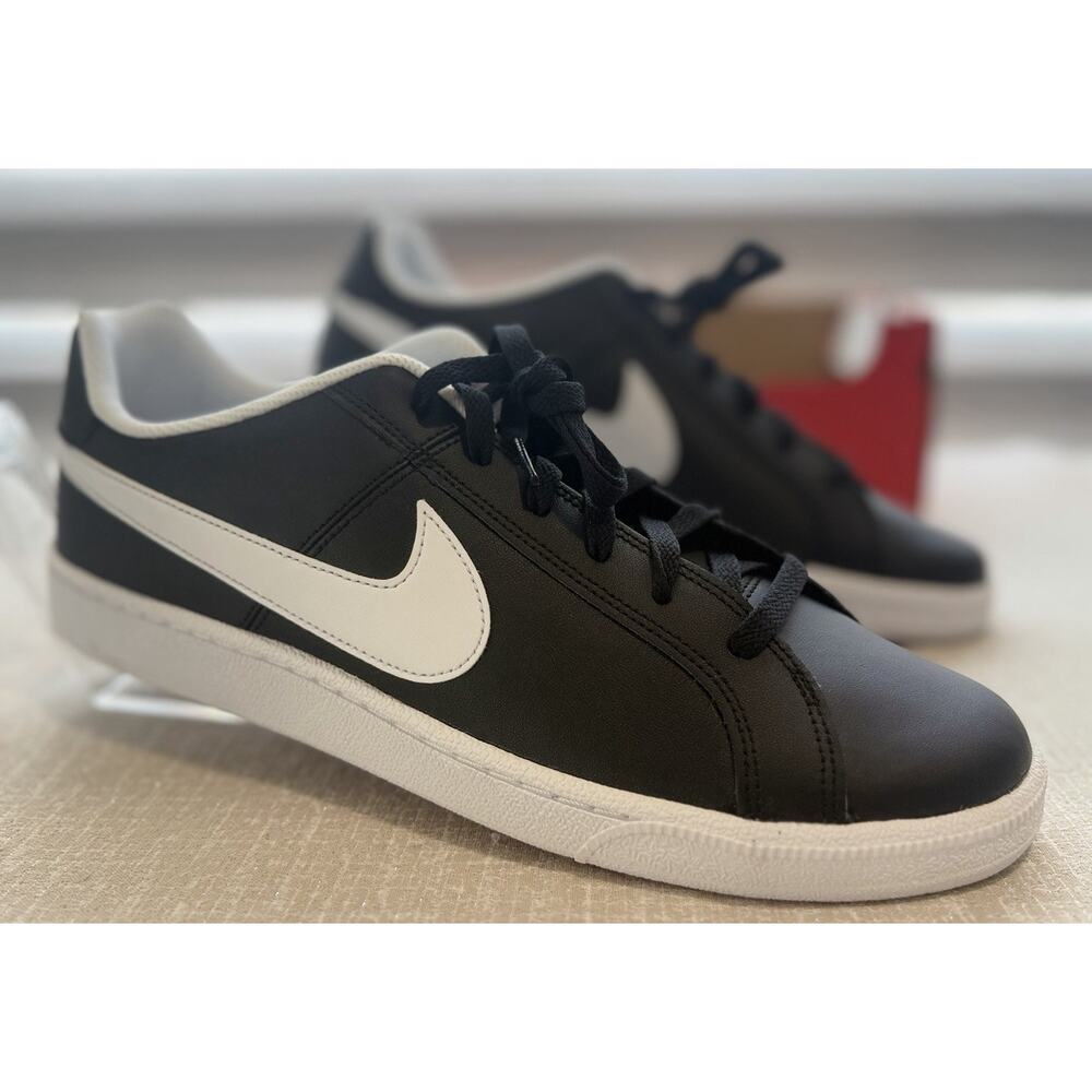 Nike Court Royale 749747-010 Mens 12 Black White Sneakers DS